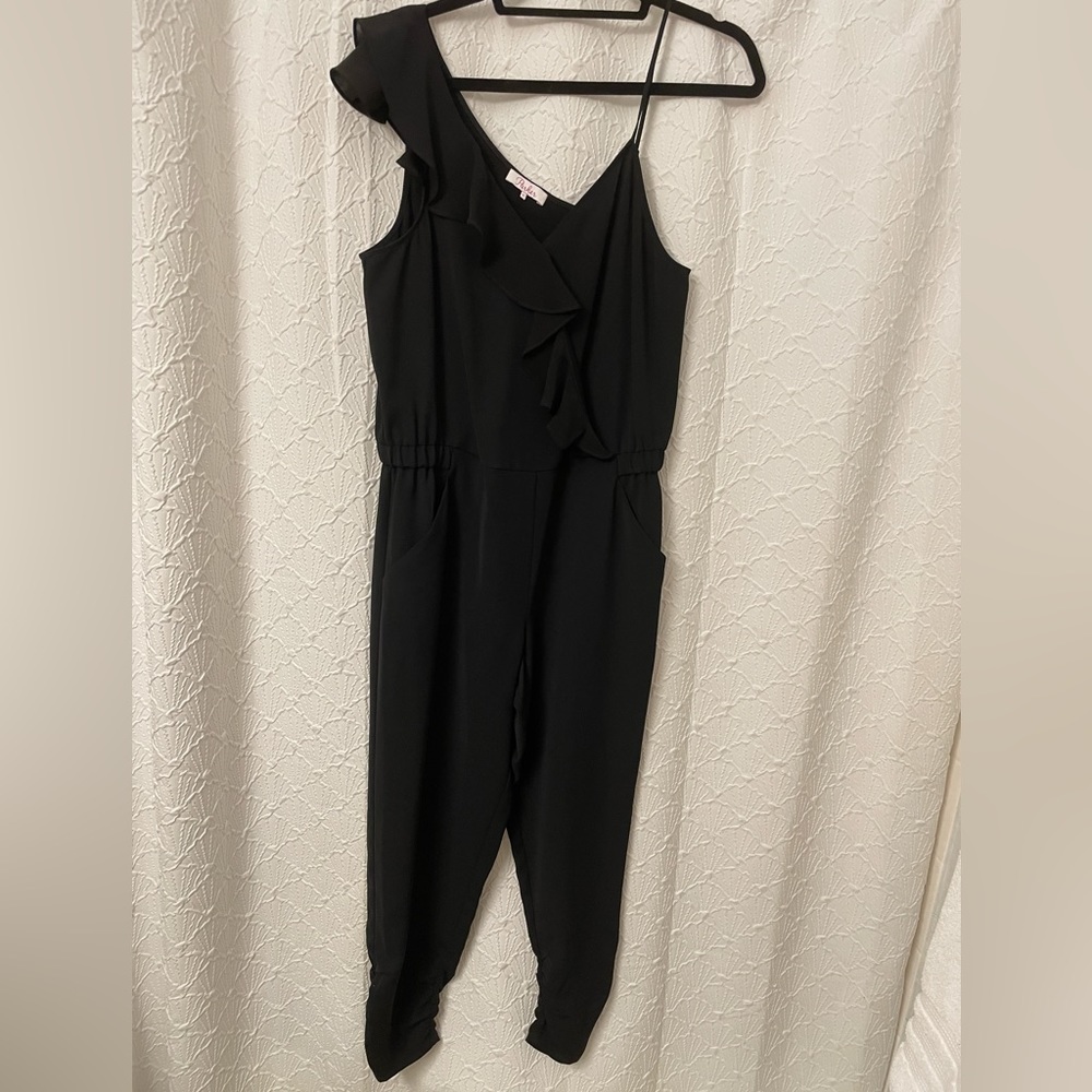 Parker new/no tags ruffled jumpsuit w/pockets and adjustable straps size 6.